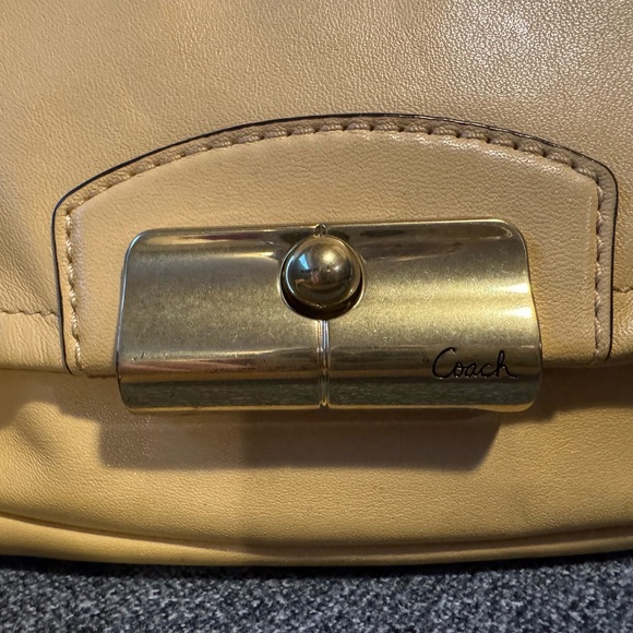 Coach Yellow Leather Shoulder Bag - Picture 4 of 9